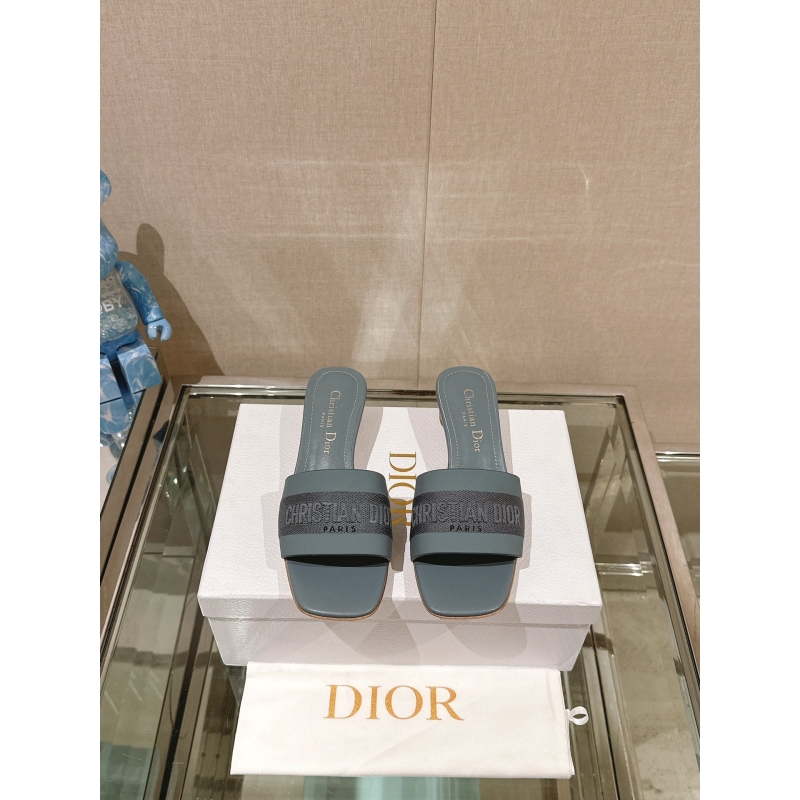 ch**an D*or slippers